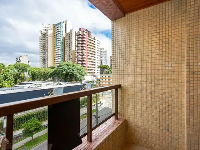 Apartamento 3 quartos e 2 banheiros, para alugar, no bairro Cabral em Curitiba