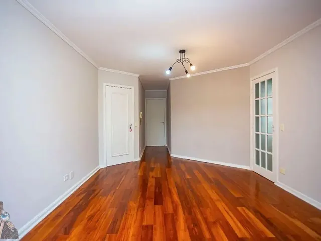 Apartamento 3 quartos e 2 banheiros, para alugar, no bairro Cabral em Curitiba