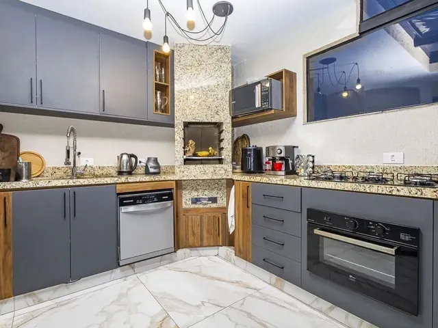Apartamento 3 quartos e 2 banheiros, à venda, no bairro Vila Izabel em Curitiba