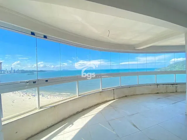 Apartamento com 300m² 4 quartos e 5 banheiros, à venda, no bairro Centro em Balneário Camboriú