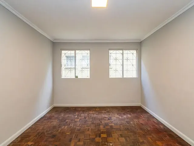 Apartamento 3 quartos e 1 banheiro, à venda, no bairro Campo Comprido em Curitiba