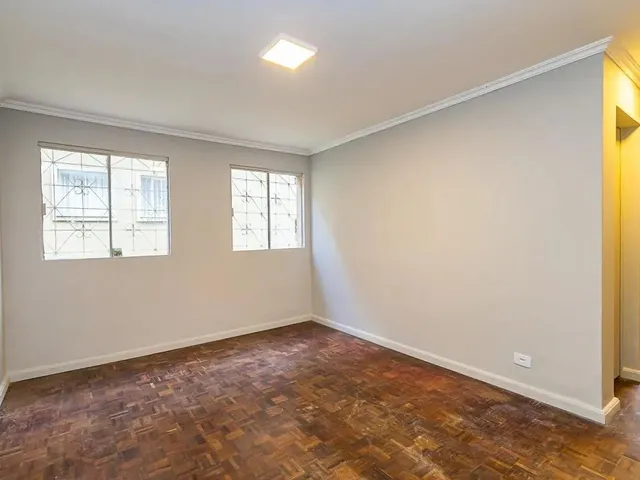 Apartamento 3 quartos e 1 banheiro, à venda, no bairro Campo Comprido em Curitiba