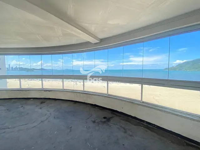Apartamento com 300m² 4 quartos e 5 banheiros, à venda, no bairro Centro em Balneário Camboriú