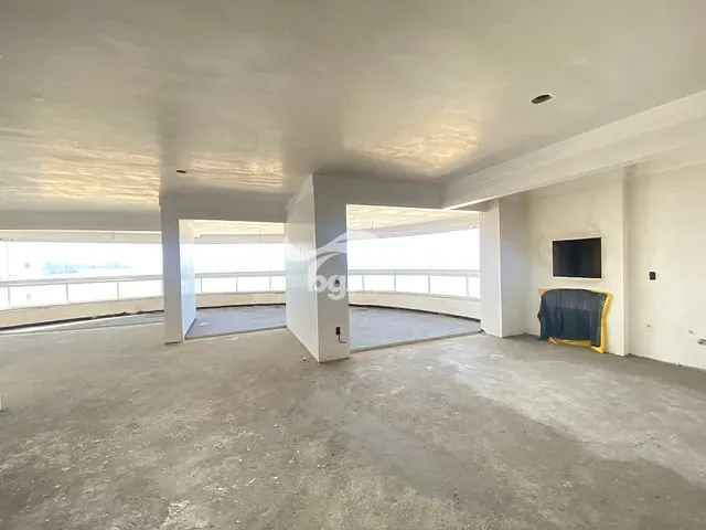 Apartamento com 300m² 4 quartos e 5 banheiros, à venda, no bairro Centro em Balneário Camboriú