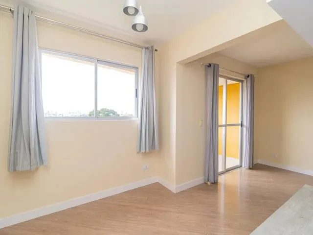 Apartamento 2 quartos e 2 banheiros, para alugar, no bairro Campo Comprido em Curitiba