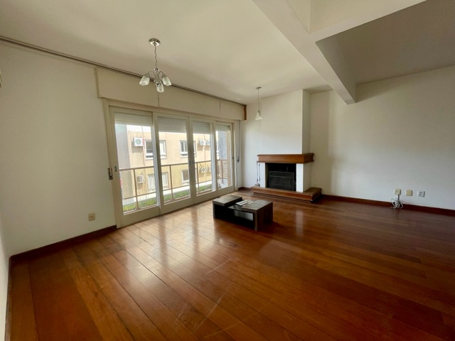 Apartamento com 213m² 3 quartos e 3 banheiros, à venda, no bairro Centro em Pelotas