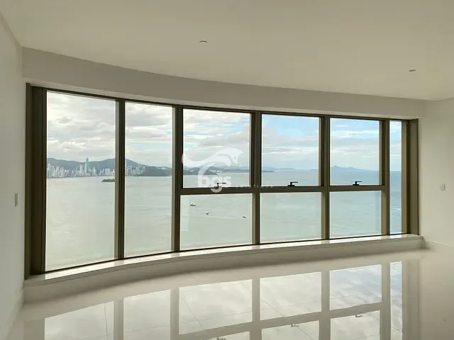 Apartamento com 370m² 4 quartos e 5 banheiros, à venda, no bairro Centro em Balneário Camboriú