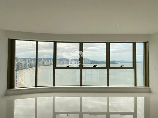 Apartamento com 370m² 4 quartos e 5 banheiros, à venda, no bairro Centro em Balneário Camboriú