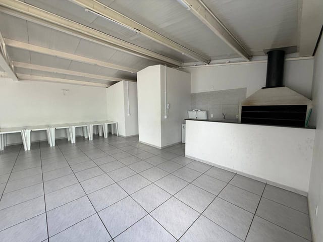 Apartamento 2 quartos e 1 banheiro, para alugar, no bairro Três Vendas em Pelotas