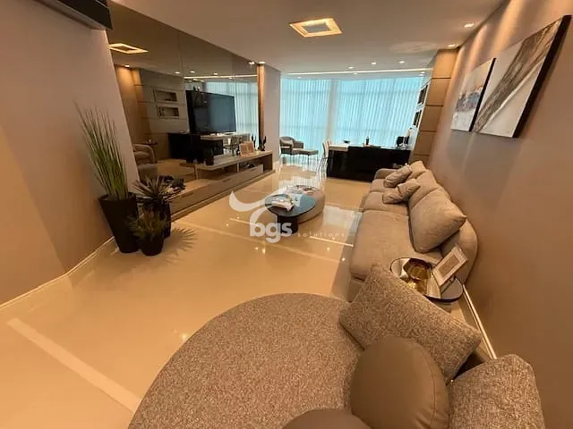 Apartamento com 190m² 3 quartos e 4 banheiros, à venda, no bairro Centro em Balneário Camboriú