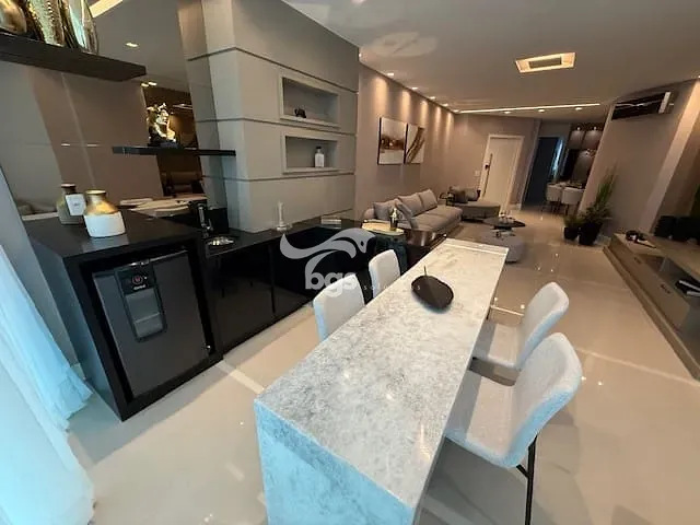 Apartamento com 190m² 3 quartos e 4 banheiros, à venda, no bairro Centro em Balneário Camboriú