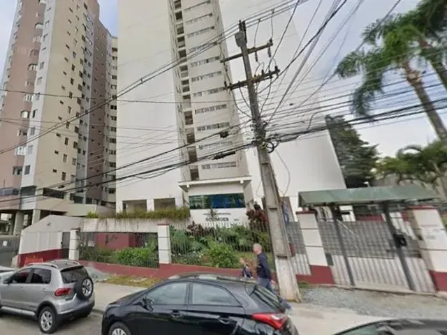 Apartamento 2 quartos e 1 banheiro, para alugar, no bairro Portão em Curitiba