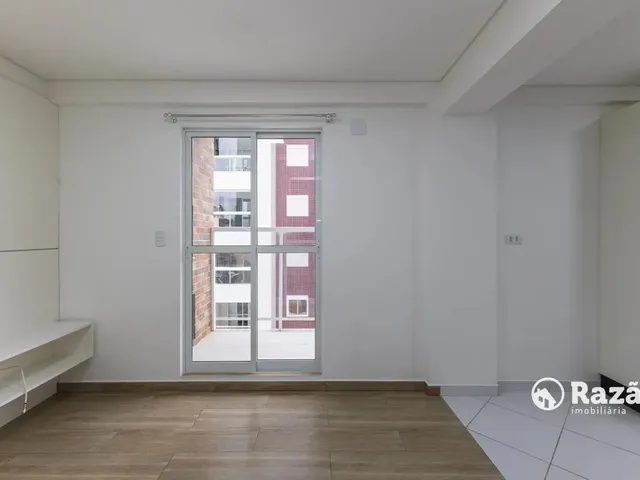 Apartamento 1 quarto e 1 banheiro, para alugar, no bairro Vila Izabel em Curitiba