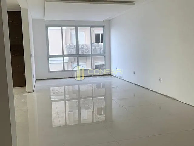 Apartamento com 220m² 4 quartos e 5 banheiros, à venda, no bairro Meia Praia em Itapema