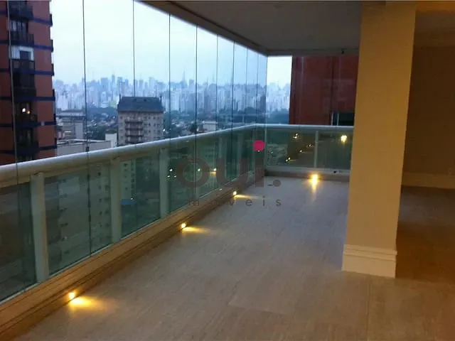 Apartamento 3 quartos e 5 banheiros, à venda, no bairro Itaim Bibi em São Paulo