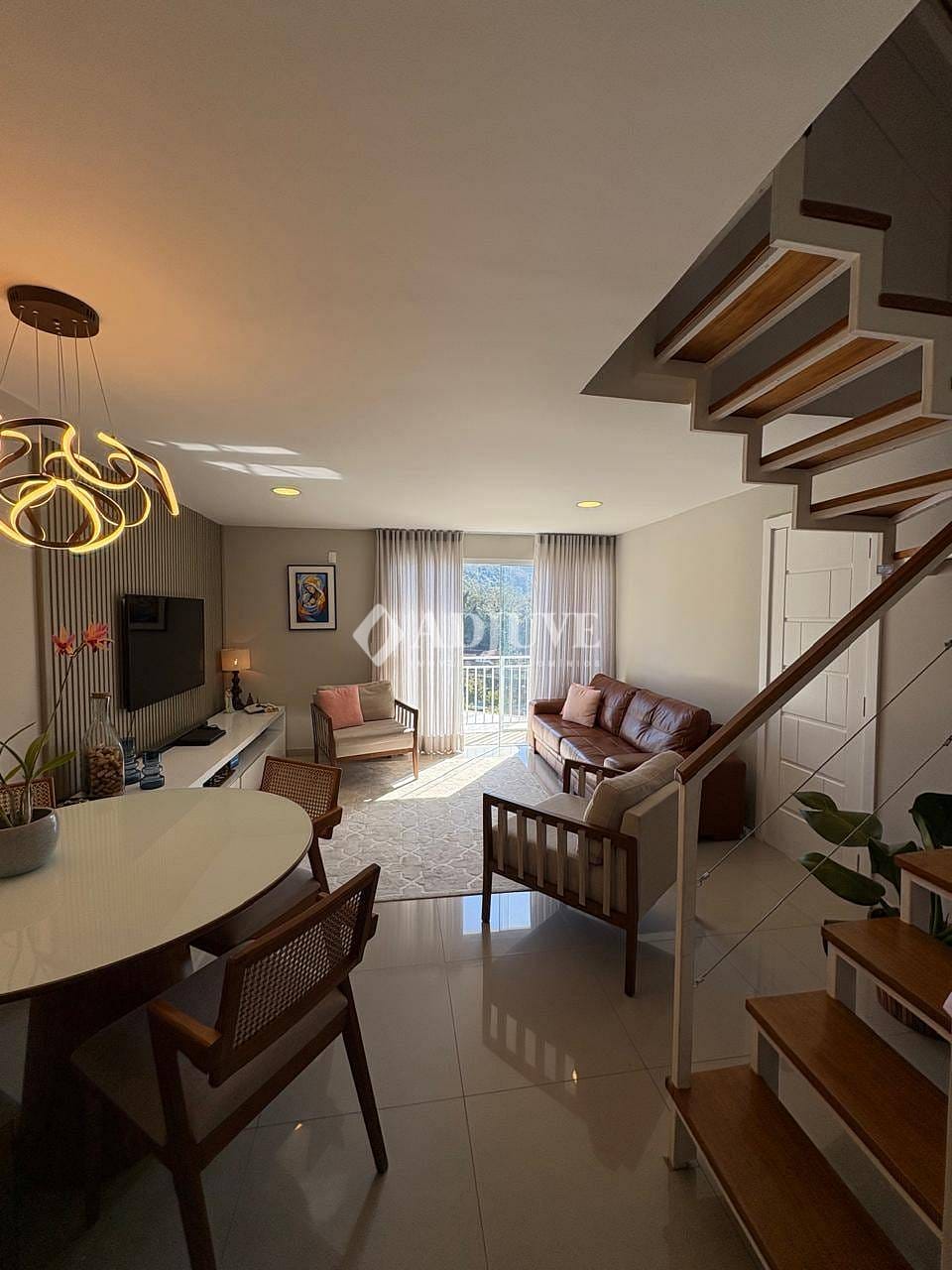Apartamento à venda com 2 quartos, 107m² - Foto 2