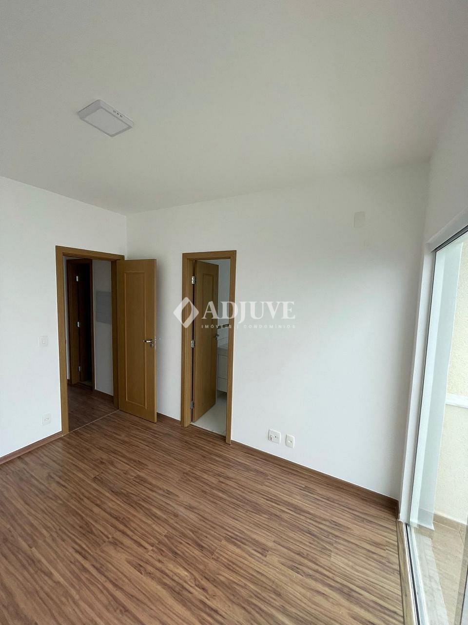 Apartamento à venda com 2 quartos, 107m² - Foto 12