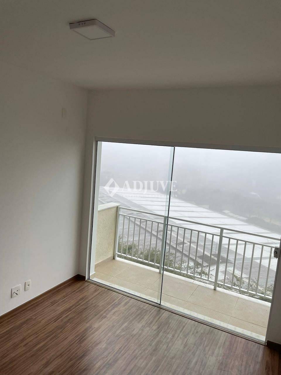 Apartamento à venda com 2 quartos, 107m² - Foto 13