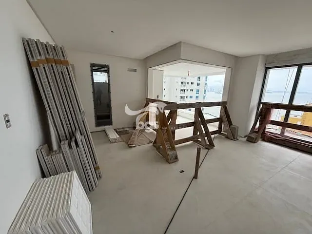 Apartamento com 230m² 4 quartos e 5 banheiros, à venda, no bairro Centro em Balneário Camboriú
