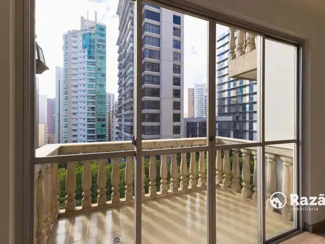 Apartamento 4 quartos e 2 banheiros, para alugar, no bairro Água Verde em Curitiba