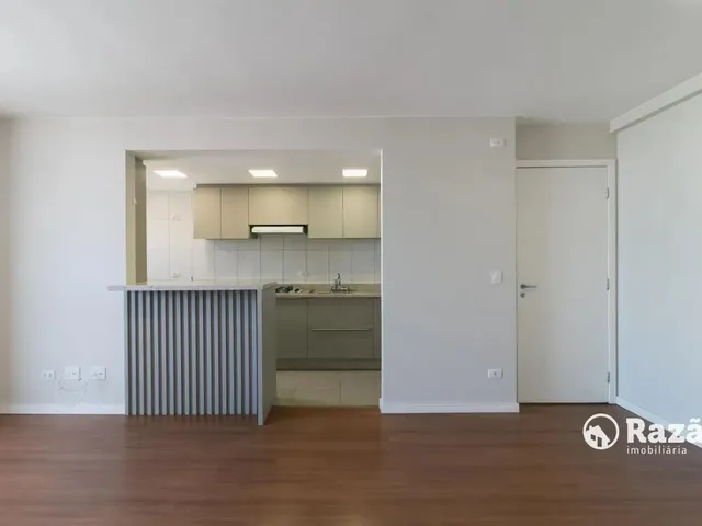 Apartamento 2 quartos e 2 banheiros, para alugar, no bairro Capão Raso em Curitiba