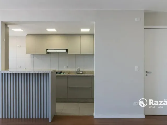 Apartamento 2 quartos e 2 banheiros, para alugar, no bairro Capão Raso em Curitiba