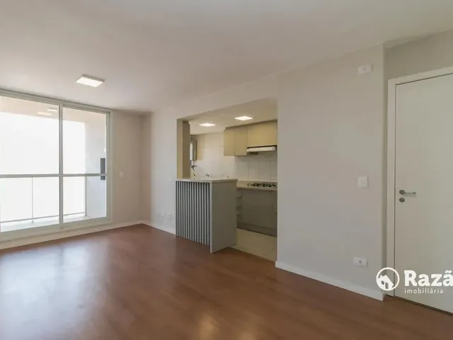 Apartamento 2 quartos e 2 banheiros, para alugar, no bairro Capão Raso em Curitiba
