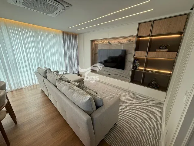 Apartamento 3 quartos e 4 banheiros, à venda, no bairro Pioneiros em Balneário Camboriú