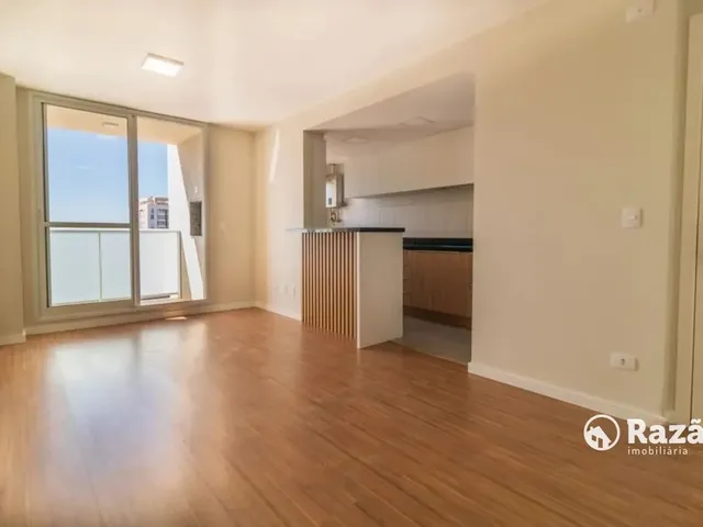 Apartamento 2 quartos e 2 banheiros, para alugar, no bairro Capão Raso em Curitiba
