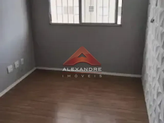 Apartamento 2 quartos e 1 banheiro, à venda, no bairro Vila Tesouro em São José dos Campos