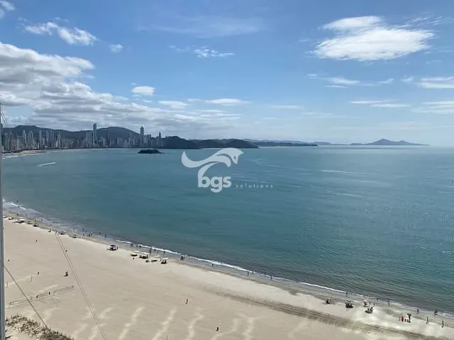 Apartamento com 82m² 2 quartos e 2 banheiros, à venda, no bairro Centro em Balneário Camboriú