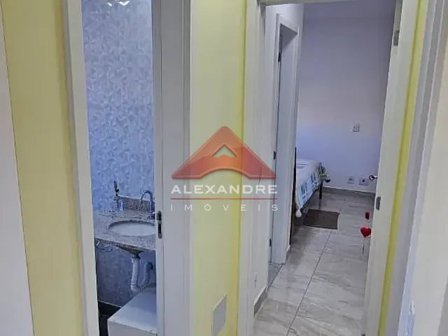 Apartamento 2 quartos e 1 banheiro, à venda, no bairro Vila Industrial em São José dos Campos