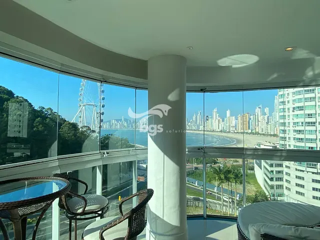 Apartamento com 209m² 3 quartos e 4 banheiros, à venda, no bairro Pioneiros em Balneário Camboriú