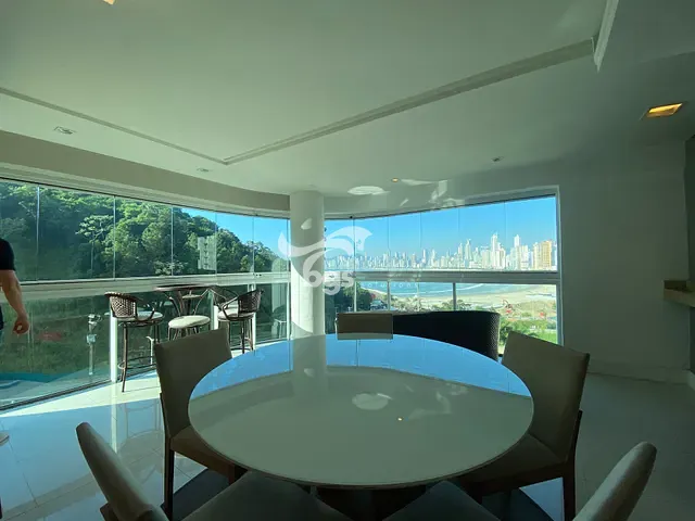 Apartamento com 209m² 3 quartos e 4 banheiros, à venda, no bairro Pioneiros em Balneário Camboriú