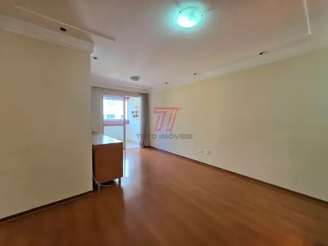 Apartamento 3 quartos e 2 banheiros, para alugar, no bairro Portão em Curitiba