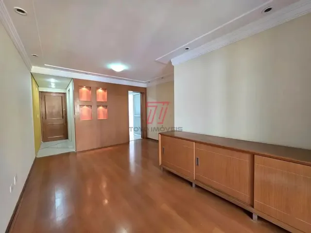 Apartamento 3 quartos e 2 banheiros, para alugar, no bairro Portão em Curitiba