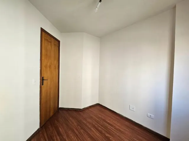 Apartamento 1 quarto e 1 banheiro, para alugar, no bairro Centro em Curitiba