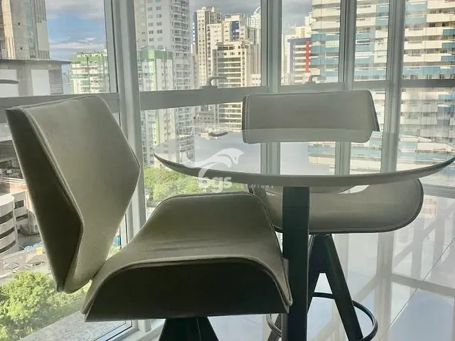 Apartamento com 130m² 3 quartos e 4 banheiros, à venda, no bairro Centro em Balneário Camboriú