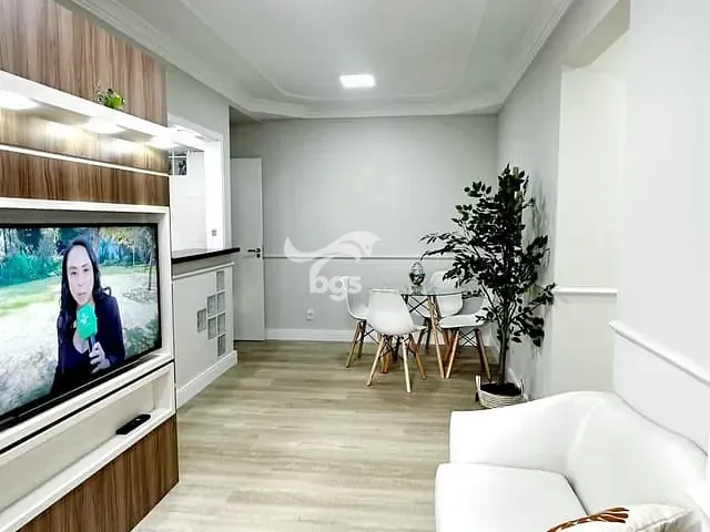 Apartamento com 90m² 2 quartos e 2 banheiros, à venda, no bairro Centro em Balneário Camboriú