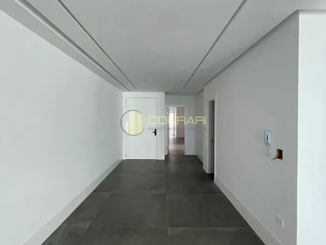 Apartamento com 215m² 4 quartos e 4 banheiros, à venda, no bairro Centro em Itapema