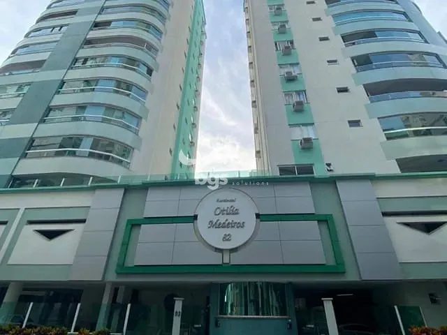 Apartamento com 142m² 3 quartos e 2 banheiros, à venda, no bairro Centro em Balneário Camboriú