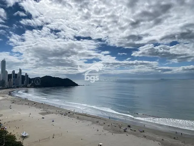 Apartamento com 145m² 3 quartos e 4 banheiros, à venda, no bairro Centro em Balneário Camboriú