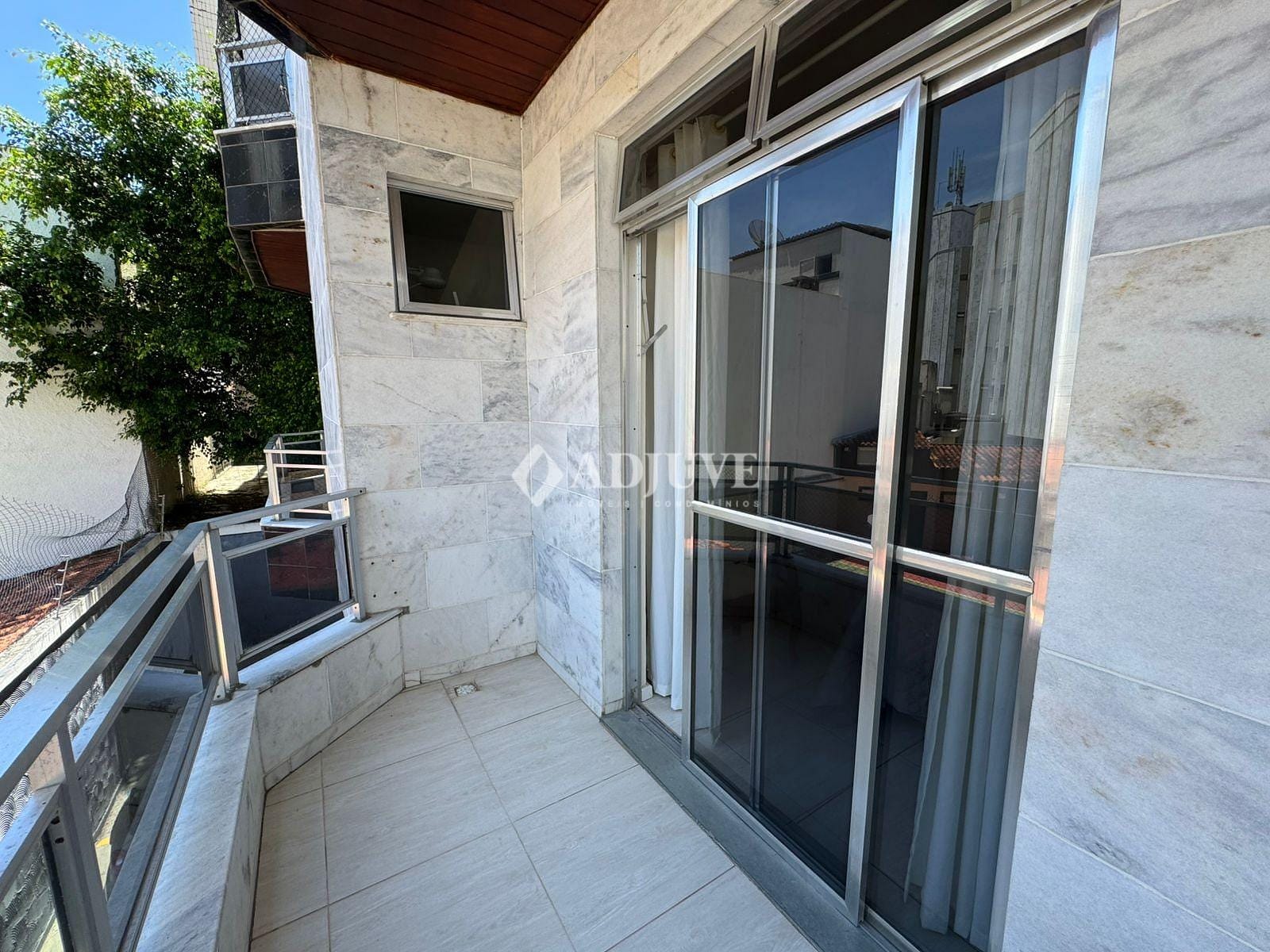Apartamento à venda com 2 quartos, 70m² - Foto 7