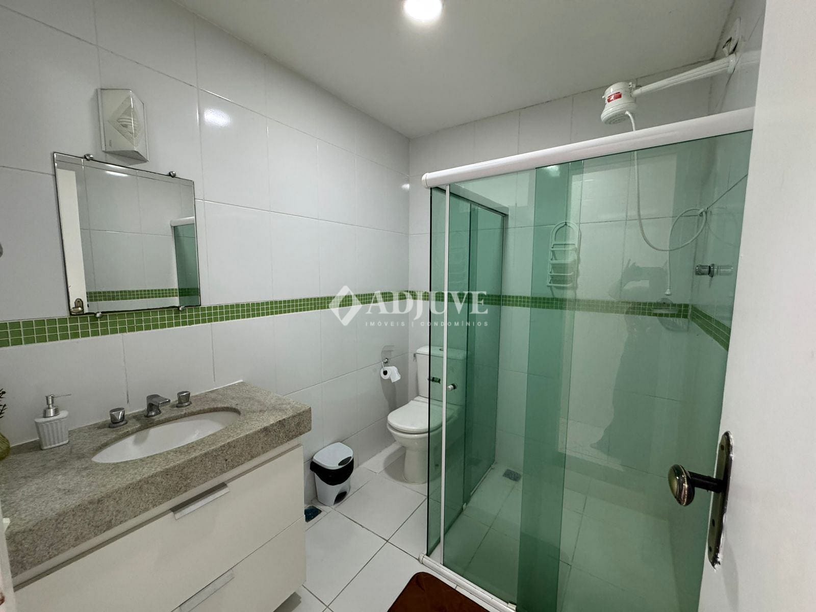 Apartamento à venda com 2 quartos, 70m² - Foto 8