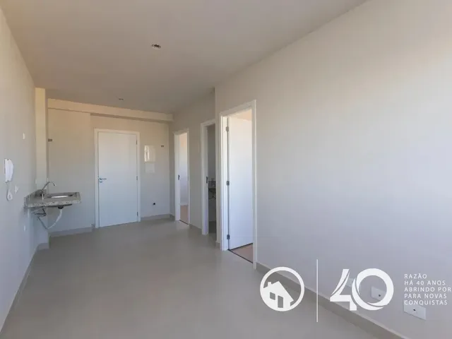 Apartamento 2 quartos e 1 banheiro, para alugar, no bairro Portão em Curitiba