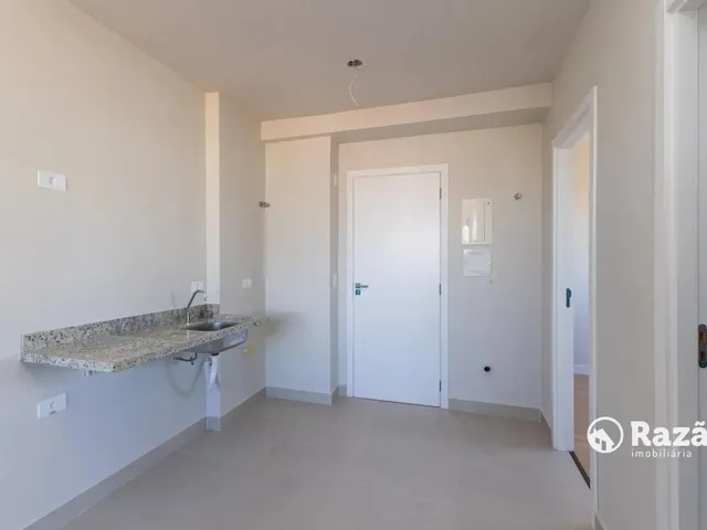 Apartamento 2 quartos e 1 banheiro, para alugar, no bairro Portão em Curitiba