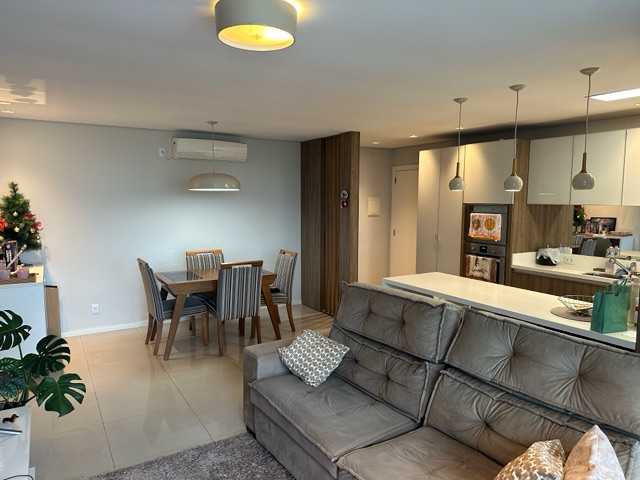 Apartamento 3 quartos e 2 banheiros, à venda, no bairro Três Vendas em Pelotas