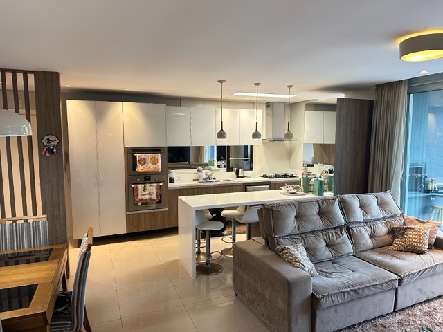 Apartamento 3 quartos e 2 banheiros, à venda, no bairro Três Vendas em Pelotas