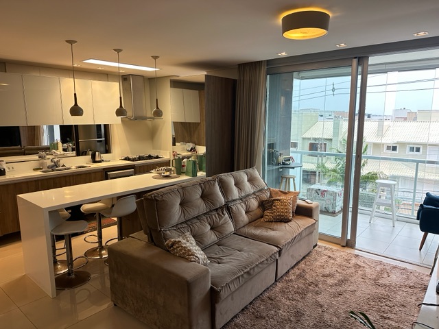 Apartamento 3 quartos e 2 banheiros, à venda, no bairro Três Vendas em Pelotas