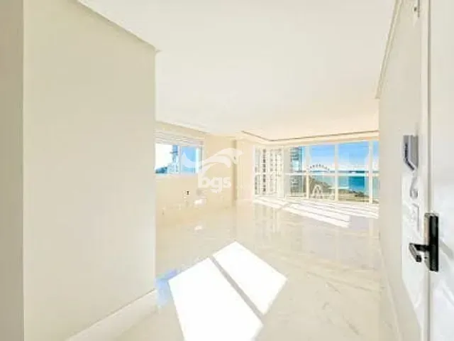 Apartamento com 187m² 4 quartos e 5 banheiros, à venda, no bairro Pioneiros em Balneário Camboriú